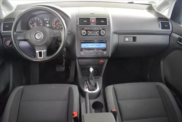 Volkswagen Touran 1,4 TSi PO SERVISU,7MÍST - foto 30