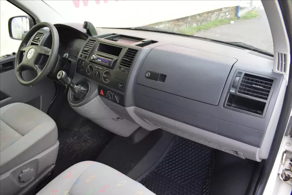Volkswagen Transporter 2,5 TDi L2H2 5MÍST,PO STK - foto 22