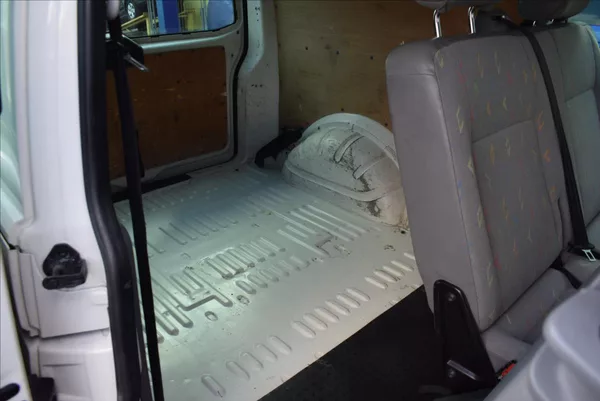 Volkswagen Transporter 2,5 TDi L2H2 5MÍST,PO STK - foto 6