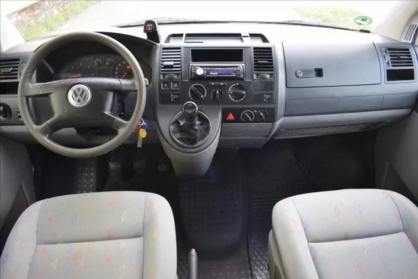 Volkswagen Transporter 2,5 TDi L2H2 5MÍST,PO STK - foto 7