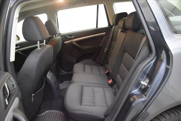 Škoda Octavia 1,8 TSi 4x4,PR.SERVIS - foto 11