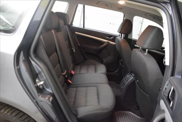 Škoda Octavia 1,8 TSi 4x4,PR.SERVIS - foto 13