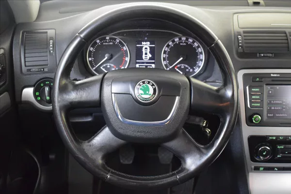 Škoda Octavia 1,8 TSi 4x4,PR.SERVIS - foto 15