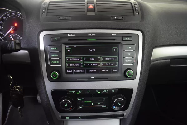 Škoda Octavia 1,8 TSi 4x4,PR.SERVIS - foto 16
