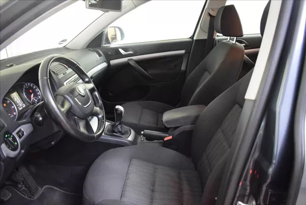 Škoda Octavia 1,8 TSi 4x4,PR.SERVIS - foto 8