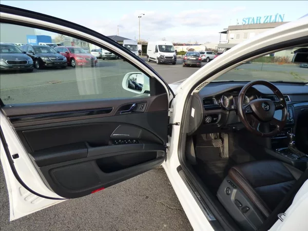 Škoda Superb 2,0 TDI 125kw 4x4 Laurin & Kl - foto 10