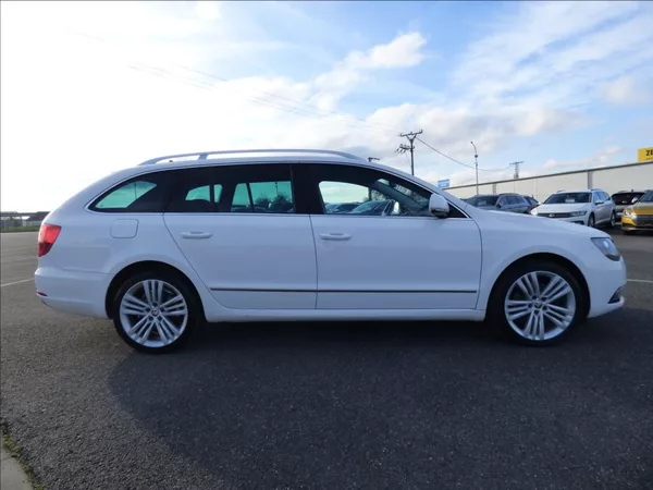 Škoda Superb 2,0 TDI 125kw 4x4 Laurin & Kl - foto 2