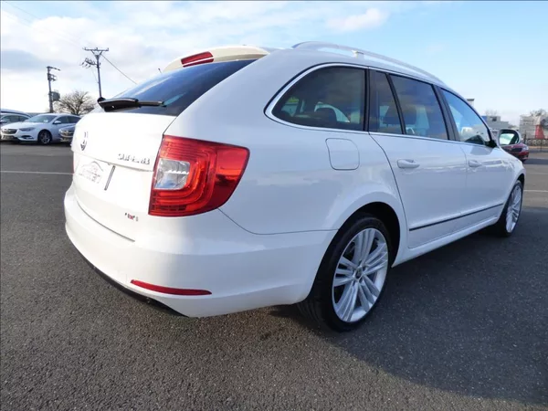 Škoda Superb 2,0 TDI 125kw 4x4 Laurin & Kl - foto 3