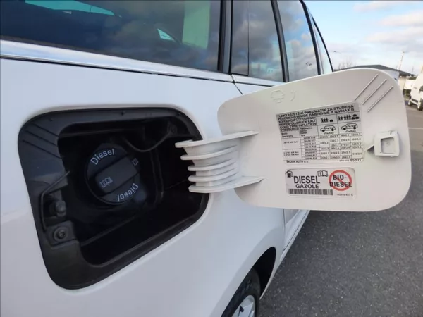 Škoda Superb 2,0 TDI 125kw 4x4 Laurin & Kl - foto 39