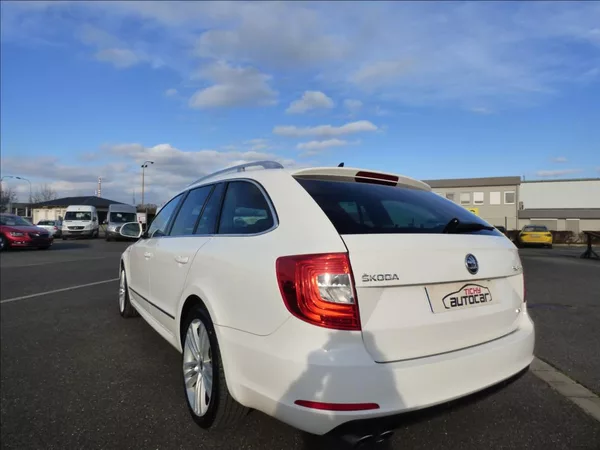 Škoda Superb 2,0 TDI 125kw 4x4 Laurin & Kl - foto 5