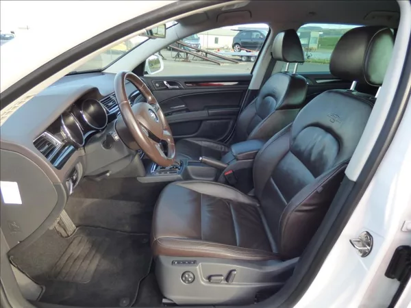 Škoda Superb 2,0 TDI 125kw 4x4 Laurin & Kl - foto 9