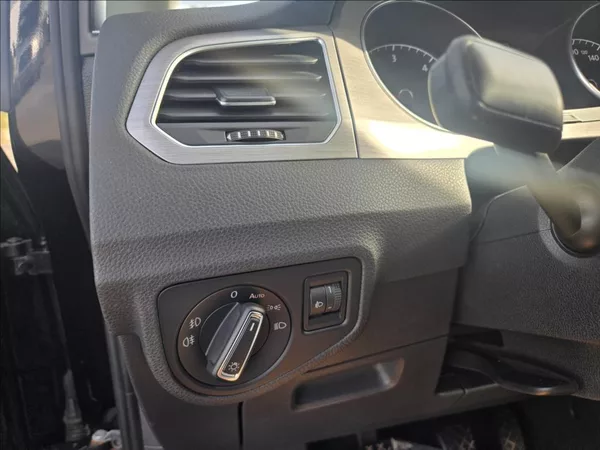 Volkswagen Golf Sportsvan 1,6 TDI 81KW Comfortline - foto 22