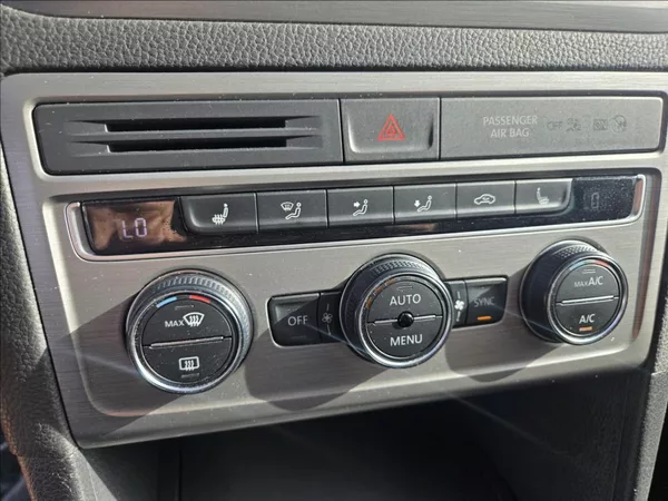 Volkswagen Golf Sportsvan 1,6 TDI 81KW Comfortline - foto 30