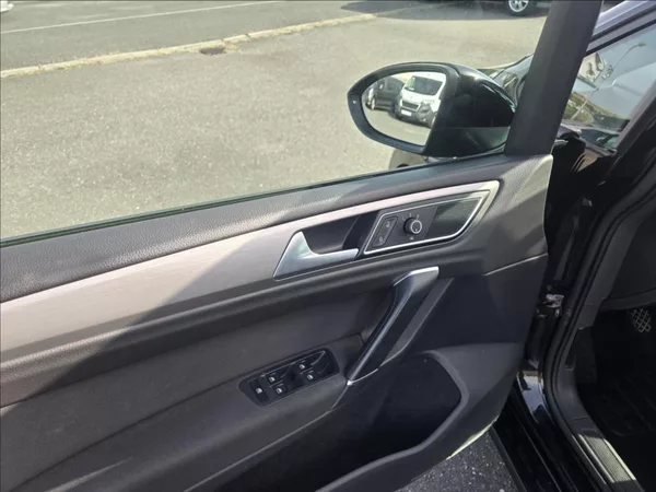 Volkswagen Golf Sportsvan 1,6 TDI 81KW Comfortline - foto 9
