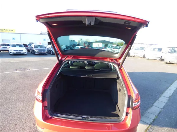Škoda Superb 2,0 TDI DSG,Bi-Xenon,model 201 - foto 18