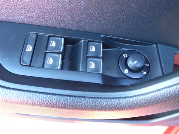 Škoda Superb 2,0 TDI DSG,Bi-Xenon,model 201 - foto 21