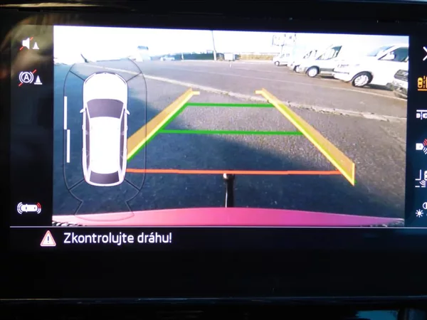 Škoda Superb 2,0 TDI DSG,Bi-Xenon,model 201 - foto 27