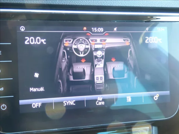 Škoda Superb 2,0 TDI DSG,Bi-Xenon,model 201 - foto 30