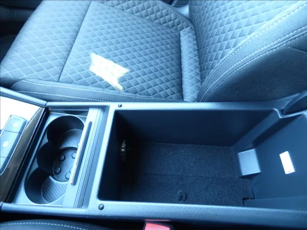 Škoda Superb 2,0 TDI DSG,Bi-Xenon,model 201 - foto 36