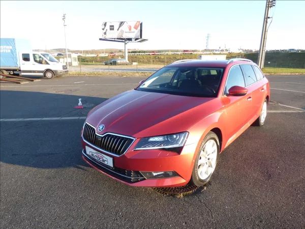 Škoda Superb 2,0 TDI DSG,Bi-Xenon,model 201 - foto 42
