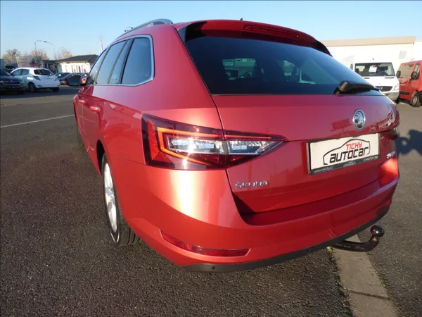 Škoda Superb 2,0 TDI DSG,Bi-Xenon,model 201 - foto 5