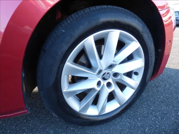 Škoda Superb 2,0 TDI DSG,Bi-Xenon,model 201 - foto 9