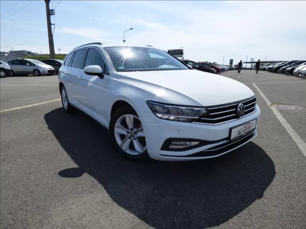 Volkswagen Passat Variant 2,0 TDI DSG,LED,Navigace,Digi