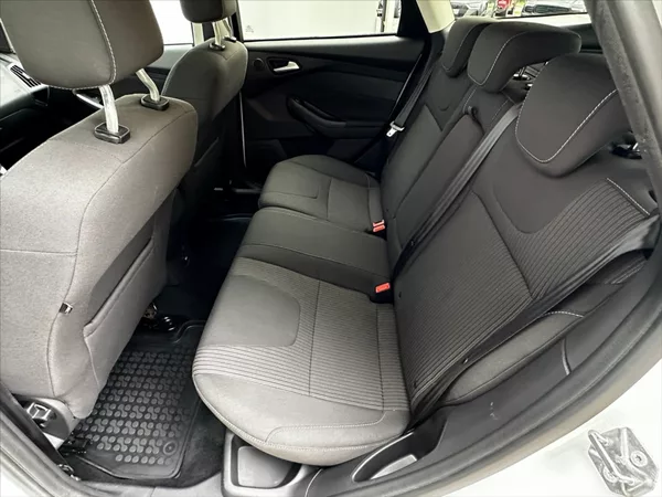 Ford Focus 2,0 2.0TDCi 85kW AUTOMAT - foto 11