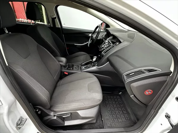 Ford Focus 2,0 2.0TDCi 85kW AUTOMAT - foto 12
