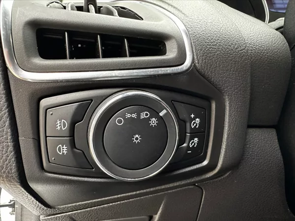 Ford Focus 2,0 2.0TDCi 85kW AUTOMAT - foto 20