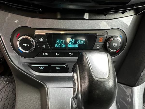 Ford Focus 2,0 2.0TDCi 85kW AUTOMAT - foto 25