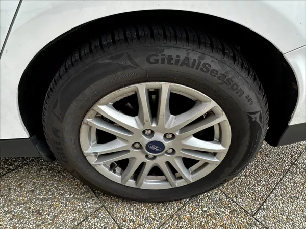 Ford Focus 2,0 2.0TDCi 85kW AUTOMAT - foto 38