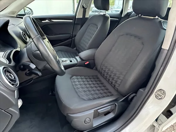 Audi A3 1,6 Sportback - foto 10