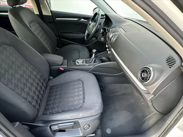 Audi A3 1,6 Sportback - foto 12