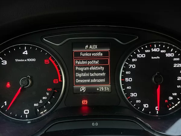 Audi A3 1,6 Sportback - foto 37