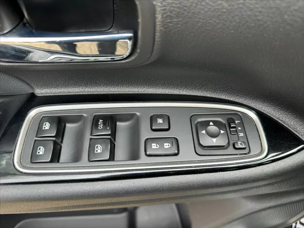 Mitsubishi Outlander 2,0 PHEV - 4x4 - CZ - foto 18