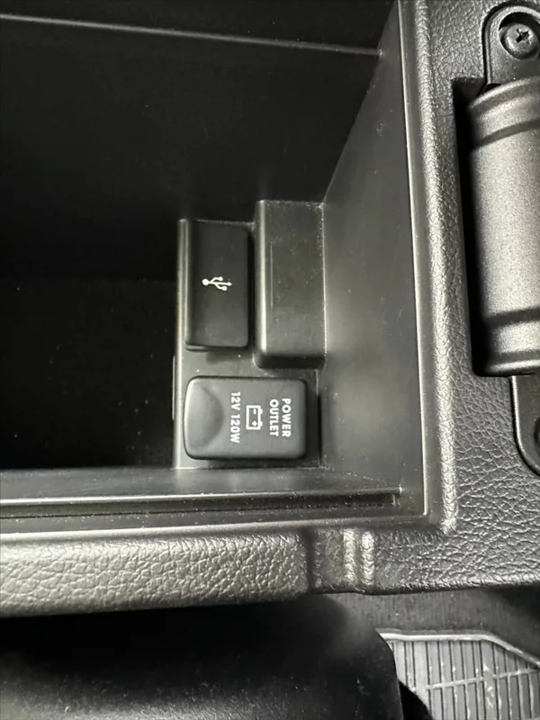 Mitsubishi Outlander 2,0 PHEV - 4x4 - CZ - foto 26