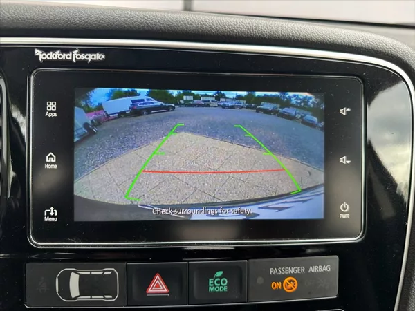 Mitsubishi Outlander 2,0 PHEV - 4x4 - CZ - foto 28