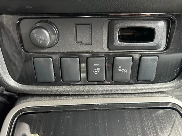 Mitsubishi Outlander 2,0 PHEV - 4x4 - CZ - foto 32