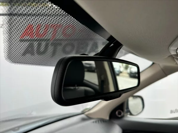 Mitsubishi Outlander 2,0 PHEV - 4x4 - CZ - foto 36