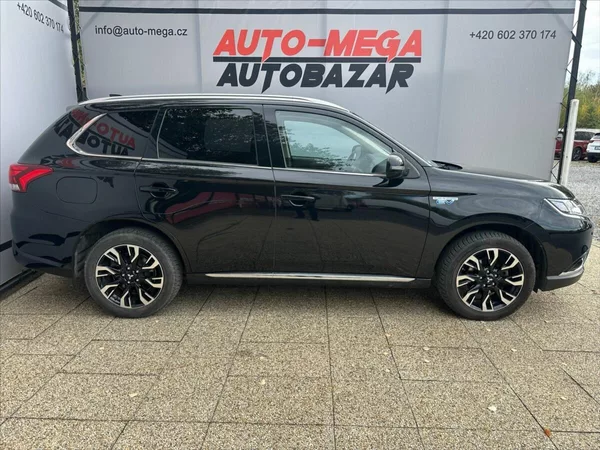 Mitsubishi Outlander 2,0 PHEV - 4x4 - CZ - foto 4
