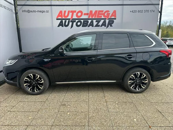 Mitsubishi Outlander 2,0 PHEV - 4x4 - CZ - foto 5