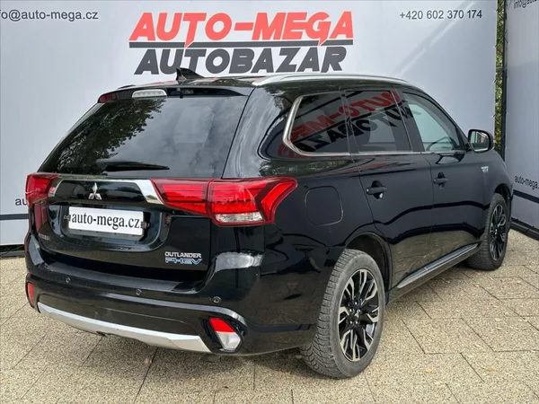 Mitsubishi Outlander 2,0 PHEV - 4x4 - CZ - foto 6
