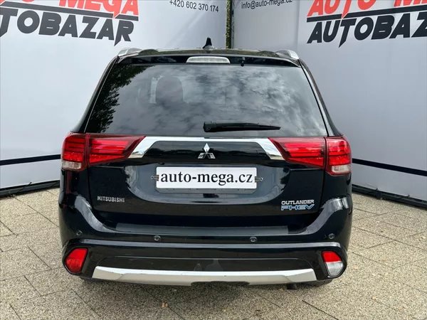 Mitsubishi Outlander 2,0 PHEV - 4x4 - CZ - foto 7