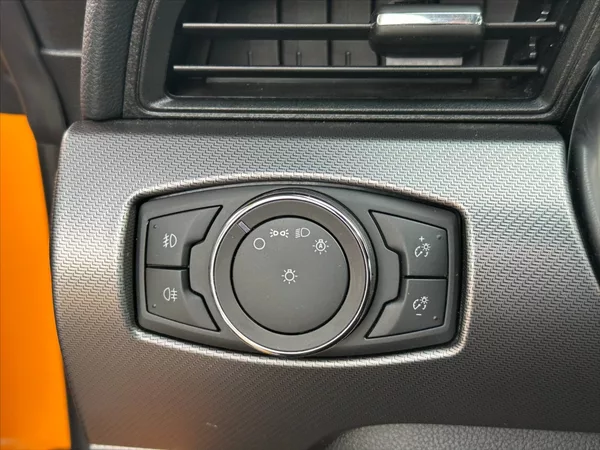 Ford Mustang 5,0 V8 331kW - CZ - AUTOMAT - foto 19