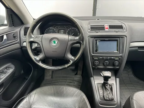 Škoda Octavia 2,0 TDI 103kW DSG - foto 17