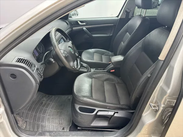 Škoda Octavia 2,0 TDI 103kW DSG - foto 9
