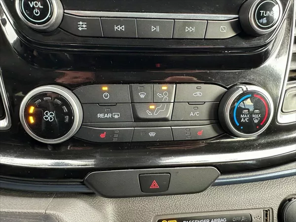 Ford Tourneo 2,0 TDCi 136KW 8MÍST AUTOMAT - foto 32