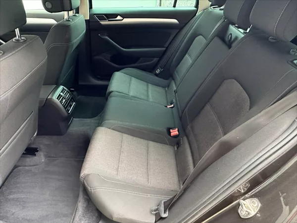 Volkswagen Passat 1,4 TSI 110kW-MANUAL!! - foto 11