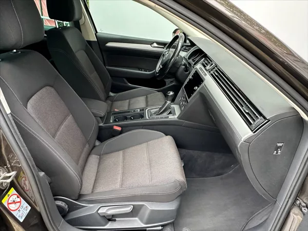 Volkswagen Passat 1,4 TSI 110kW-MANUAL!! - foto 12